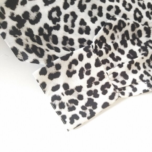 ! NEW ! Ann Taylor Animal Print Long Sleeve Blouse Size XS - Picture 7 of 9
